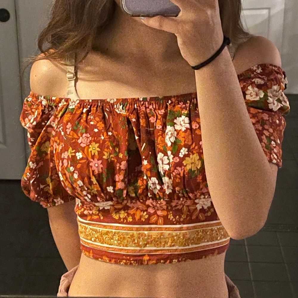 ally off the shoulder crop top